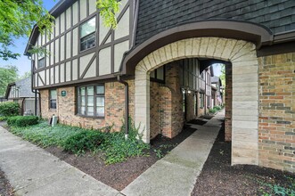 665 Olde Towne Ave, Unit C in Columbus, OH - Foto de edificio - Building Photo