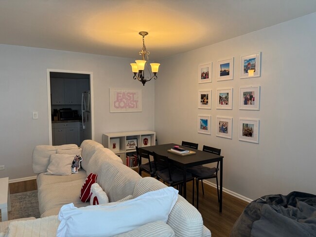 6301 N Sheridan Rd, Unit 12N in Chicago, IL - Foto de edificio - Building Photo