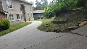 1932 Lake Lucerne Dr SW in Lilburn, GA - Building Photo