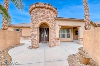 5527 Breecher Ave in Las Vegas, NV - Building Photo - Building Photo