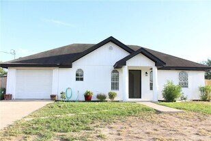 13 Arboledas Dr in Penitas, TX - Building Photo