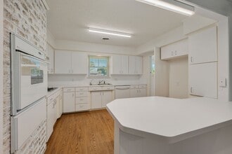 3802 Sunnybrook Ln in Bryan, TX - Building Photo - Building Photo