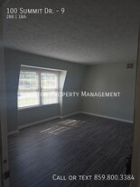 100 Summit Dr in Mount Sterling, KY - Building Photo
