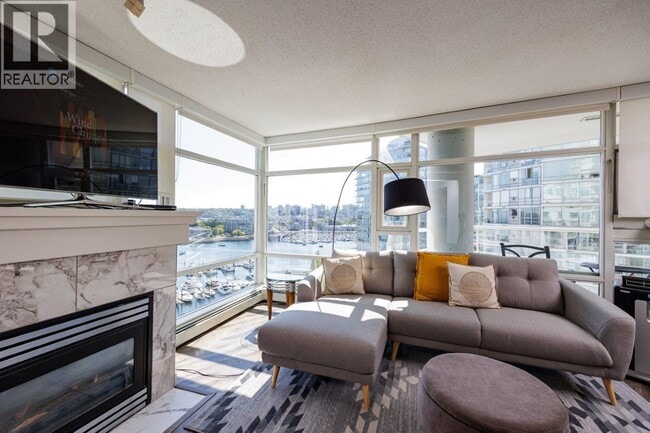 1199 Marinaside Crescent in Vancouver, BC - Building Photo - Building Photo