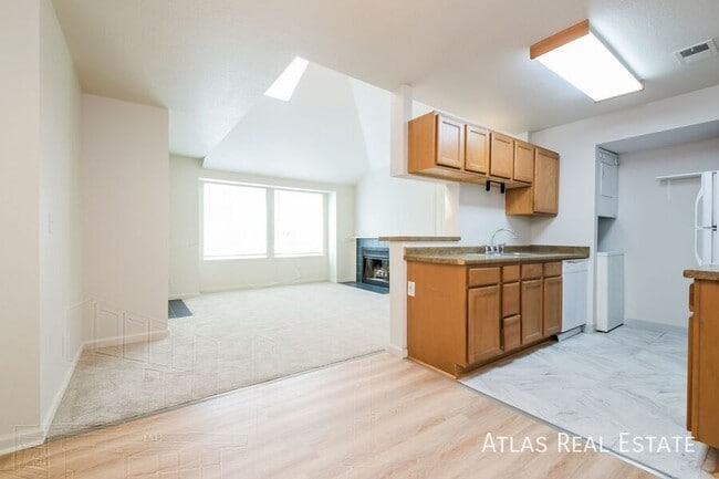 property at 862 S Uravan Ct