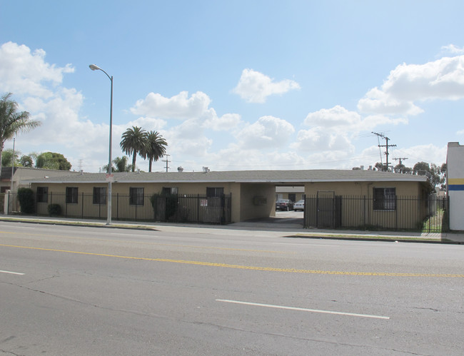 10108 S Figueroa St in Los Angeles, CA - Building Photo - Building Photo