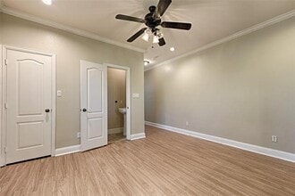 482 Pecan Hollow St in Ennis, TX - Building Photo - Building Photo