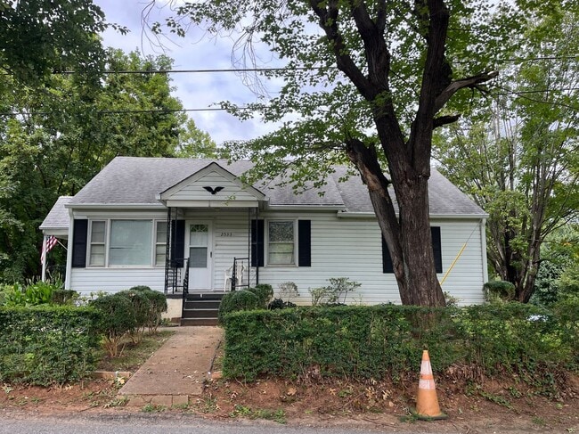 property at 2533 Mayflower Dr