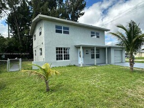 1189 NW 45th Ave in Lauderhill, FL - Building Photo - Building Photo