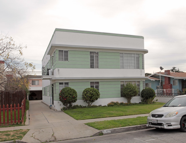 6618 Templeton St in Huntington Park, CA - Foto de edificio - Building Photo