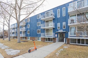 325 2 Av NE in Calgary, AB - Building Photo