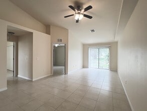 3320 SW 7th Pl in Cape Coral, FL - Building Photo - Building Photo