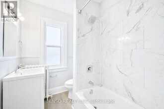 5325 Van Alstyne Pl in Niagara Falls, ON - Foto de edificio - Building Photo