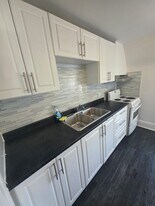 159 Gladstone Ave in Toronto, ON - Building Photo