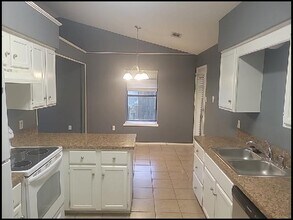 1702 Calgary Trail in Little Rock, AR - Building Photo - Building Photo
