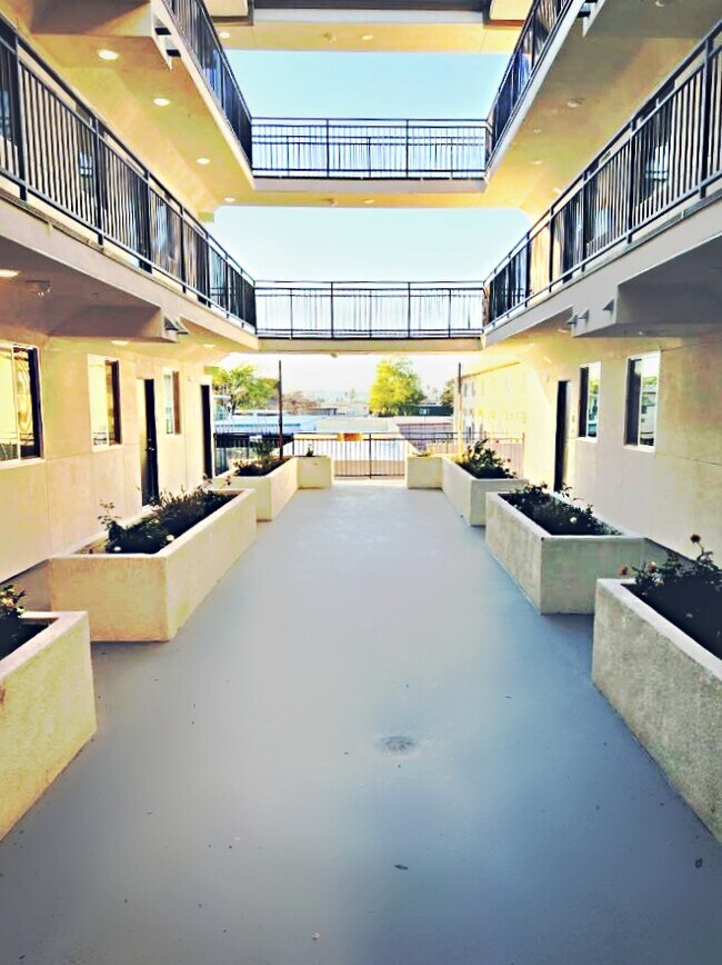 15528 Rayen St Rentals in North Hills, CA