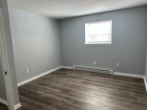 Colonial Court in Wilmington, DE - Building Photo - Building Photo