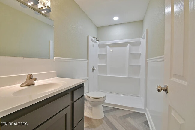 property at 829 Noragate Rd