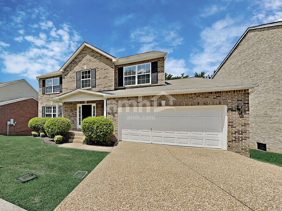 114 Judson Dr in Hendersonville, TN - Building Photo