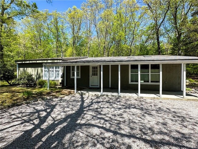 475 Hill Rd in Burrillville, RI - Building Photo - Building Photo