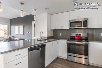 2400 W El Camino Real, Unit FL2-ID282 in Mountain View, CA - Building Photo - Building Photo