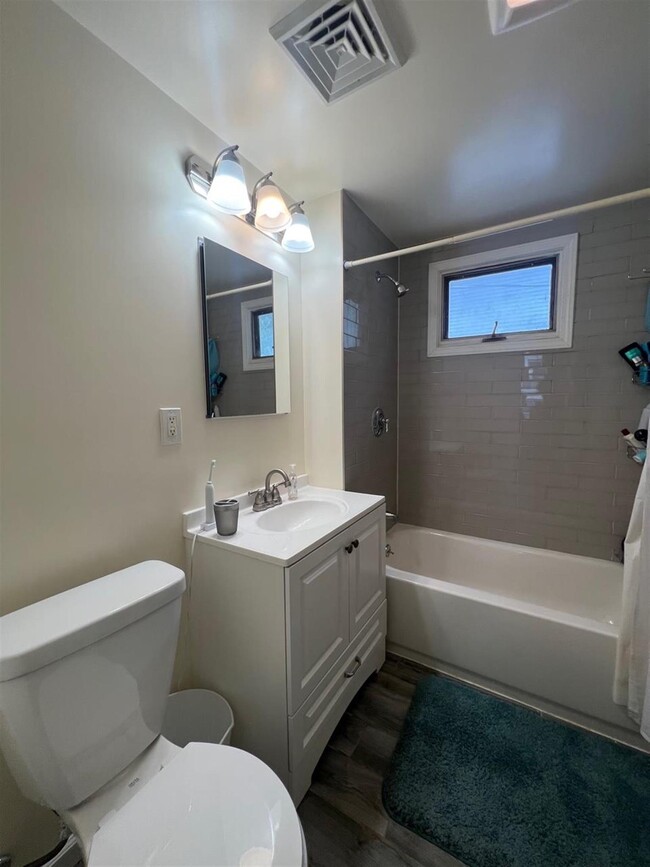 129 Albion St, Unit 2 in Somerville, MA - Building Photo - Building Photo