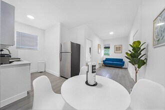 1029 SW 5th St in Miami, FL - Building Photo - Building Photo