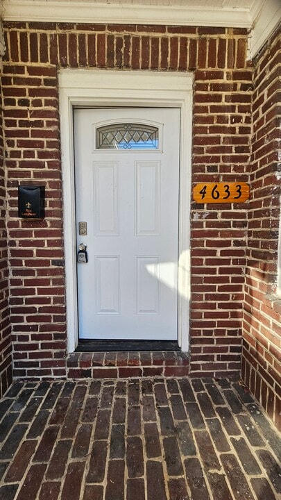 4633 Kernwood Ave, Unit Basement in Baltimore, MD - Building Photo
