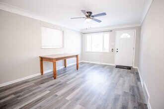 1730 Wyndhurst Rd in Toledo, OH - Building Photo - Building Photo