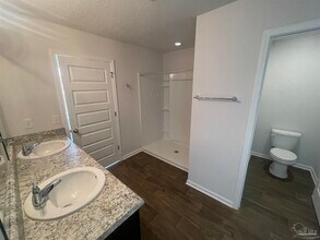 10541 Queens Gate Cir in Pensacola, FL - Building Photo - Building Photo