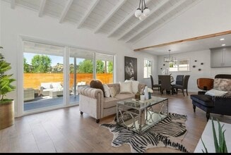 6482 Greeley St in Tujunga, CA - Building Photo - Building Photo