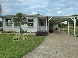 4800 SE Federal Hwy in Stuart, FL - Building Photo
