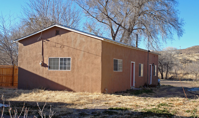 200 Main in Hillsboro, NM - Foto de edificio - Building Photo