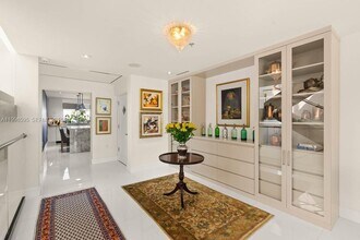 1000 Venetian Way in Miami Beach, FL - Foto de edificio - Building Photo