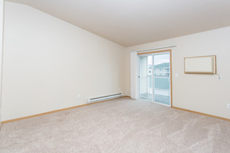 Amber Crossing Apartments in Fargo, ND - Building Photo - Interior Photo