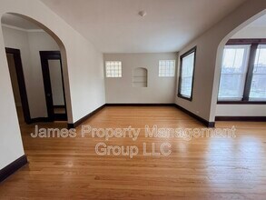 2736 W Giddings St in Chicago, IL - Building Photo - Building Photo