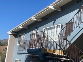 1600 N Verdugo Rd, Unit C in Glendale, CA - Building Photo - Building Photo