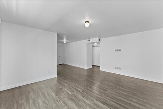 448 W Windsor Rd in Glendale, CA - Building Photo - Building Photo