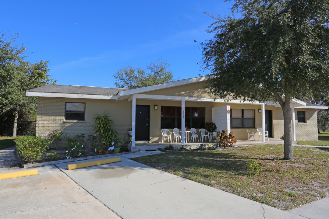 Rainbow Village/ Heritage Oaks in Largo, FL - Building Photo