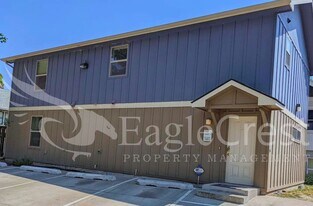 1138 1/2 E Isaacs Ave in Walla Walla, WA - Building Photo