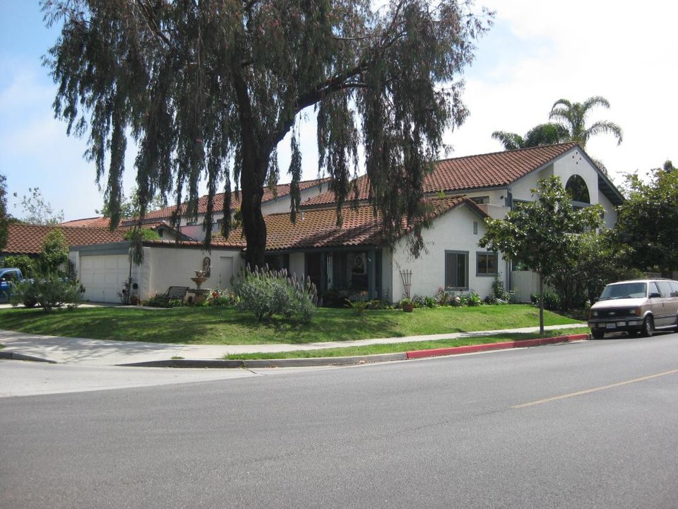 4505 Aragon Dr in Carpinteria, CA - Building Photo