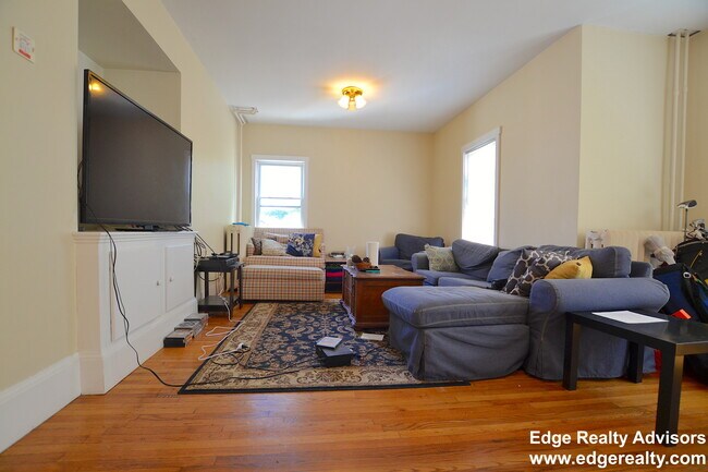 45 Falkland St, Unit 2 in Boston, MA - Building Photo - Building Photo