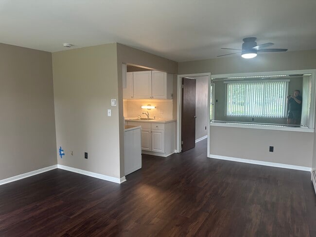 17195 Redford St, Unit A in Detroit, MI - Foto de edificio - Building Photo