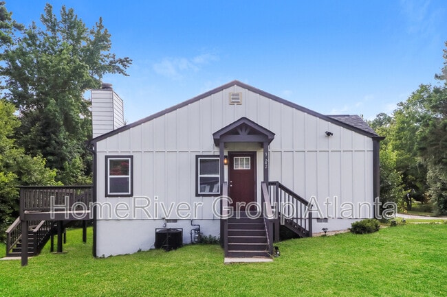 property at 3242 Kingswood Glen