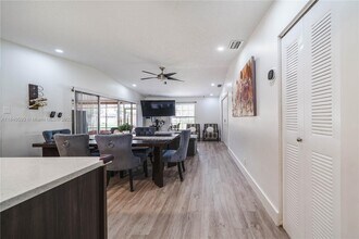 5400 Lakewood Cir S in Margate, FL - Building Photo - Building Photo