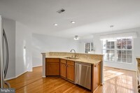 13111 Misty Glen Ln in Fairfax, VA - Building Photo - Building Photo