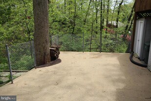 3207 Circle Hill Rd in Alexandria, VA - Building Photo