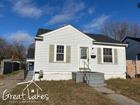 7245 Jackson Ave in Warren, MI - Building Photo