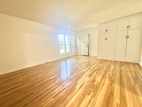 2249 Merton Ave in Los Angeles, CA - Building Photo - Building Photo