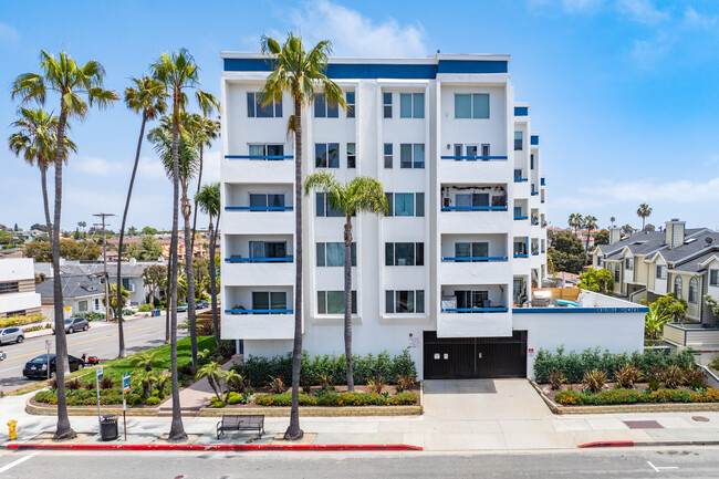 Catalina Towers in Redondo Beach, CA - Building Photo - Building Photo